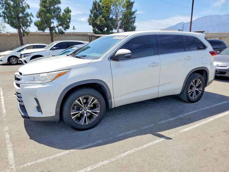 2017 TOYOTA HIGHLANDER LE