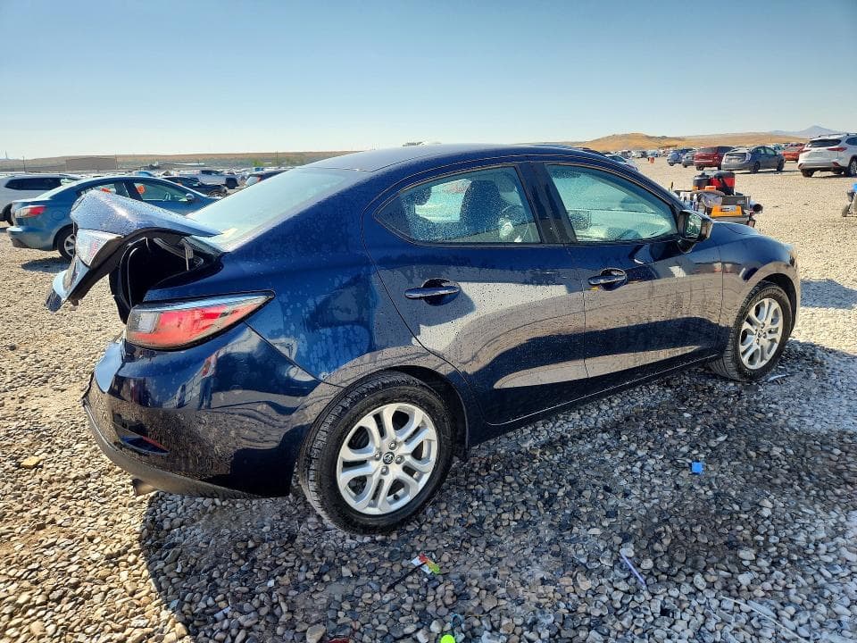 2017 TOYOTA YARIS IA BASE 3