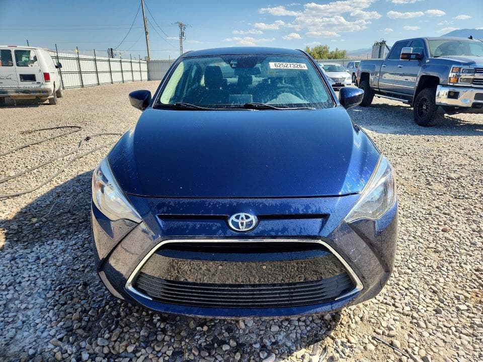 2017 TOYOTA YARIS IA BASE 5