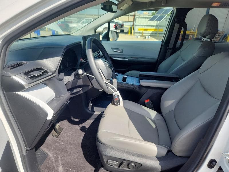2025 TOYOTA SIENNA XLE 8-PASSENGER 7