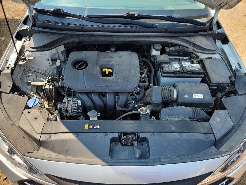 2019 HYUNDAI ELANTRA SE 11