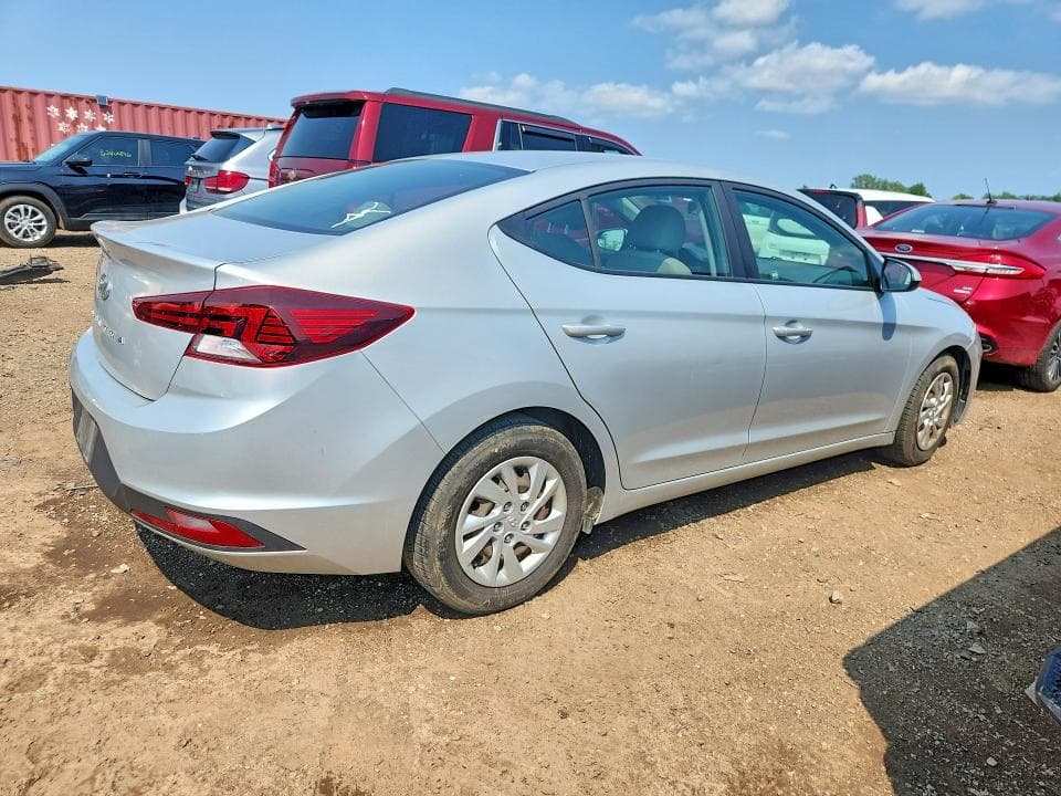2019 HYUNDAI ELANTRA SE 3