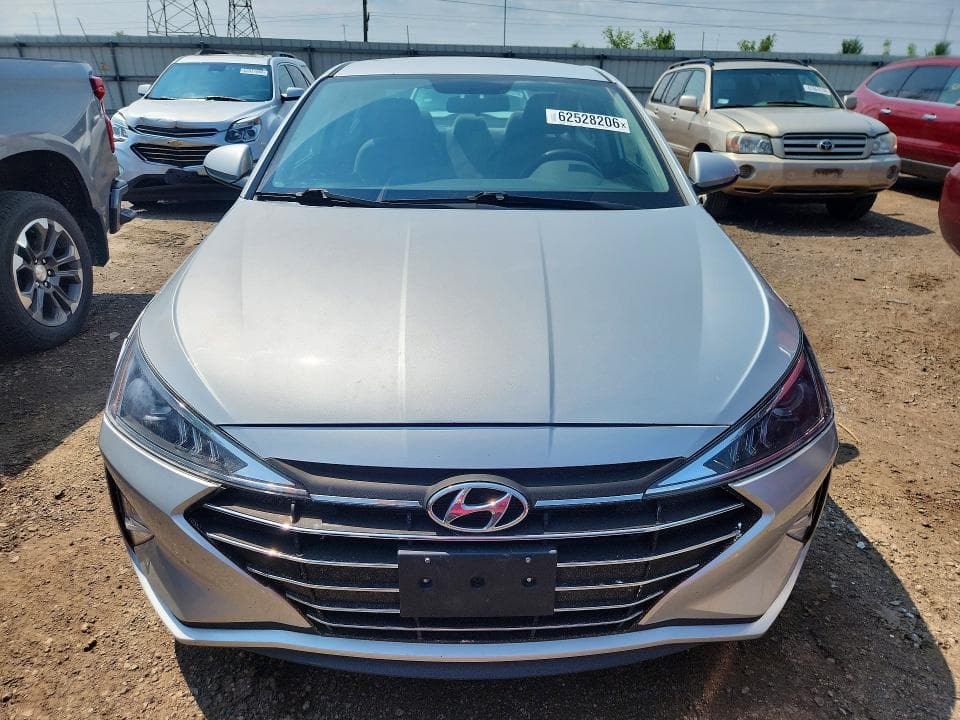 2019 HYUNDAI ELANTRA SE 5
