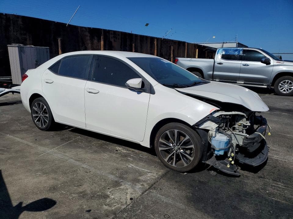 2017 TOYOTA COROLLA SE 4