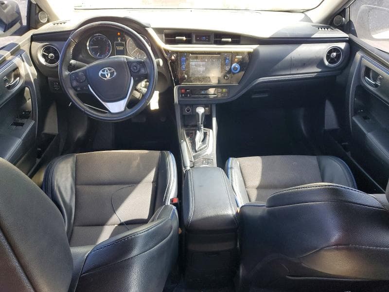 2017 TOYOTA COROLLA SE 8