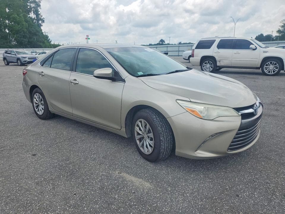 2017 TOYOTA CAMRY LE 4