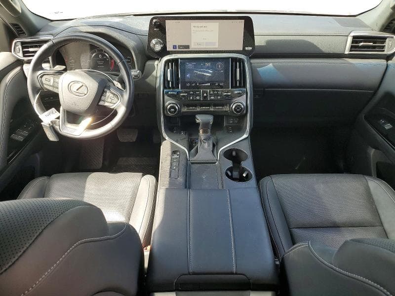 2024 LEXUS LX 600 PREMIUM 8