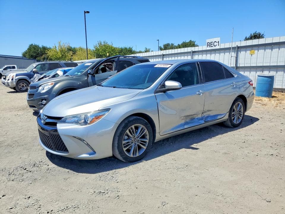 2017 TOYOTA CAMRY SE - 1