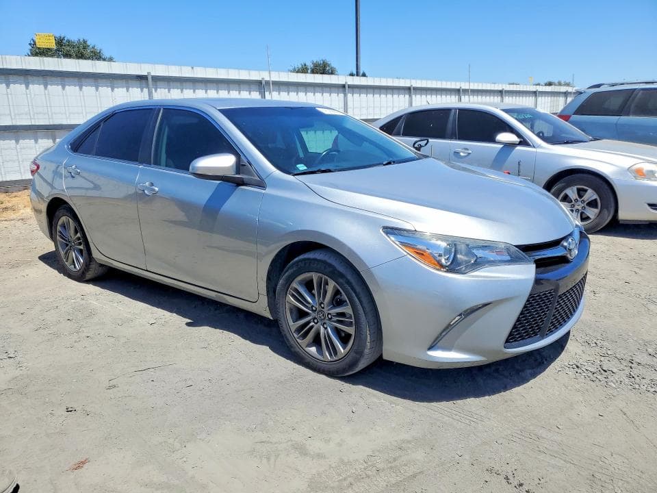 2017 TOYOTA CAMRY SE 4