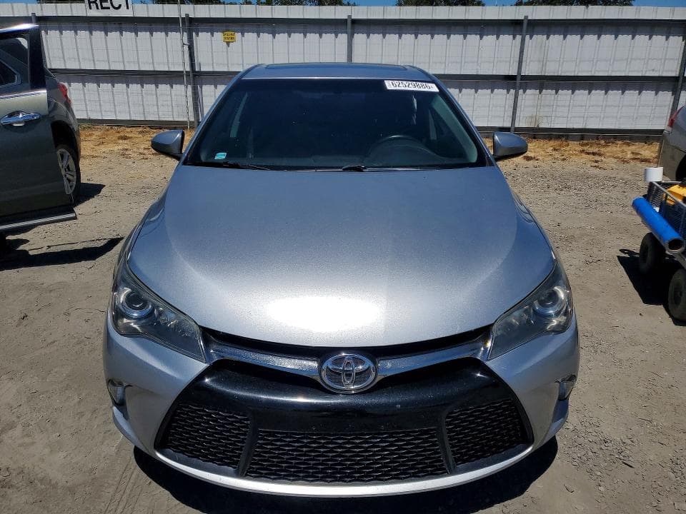 2017 TOYOTA CAMRY SE 5