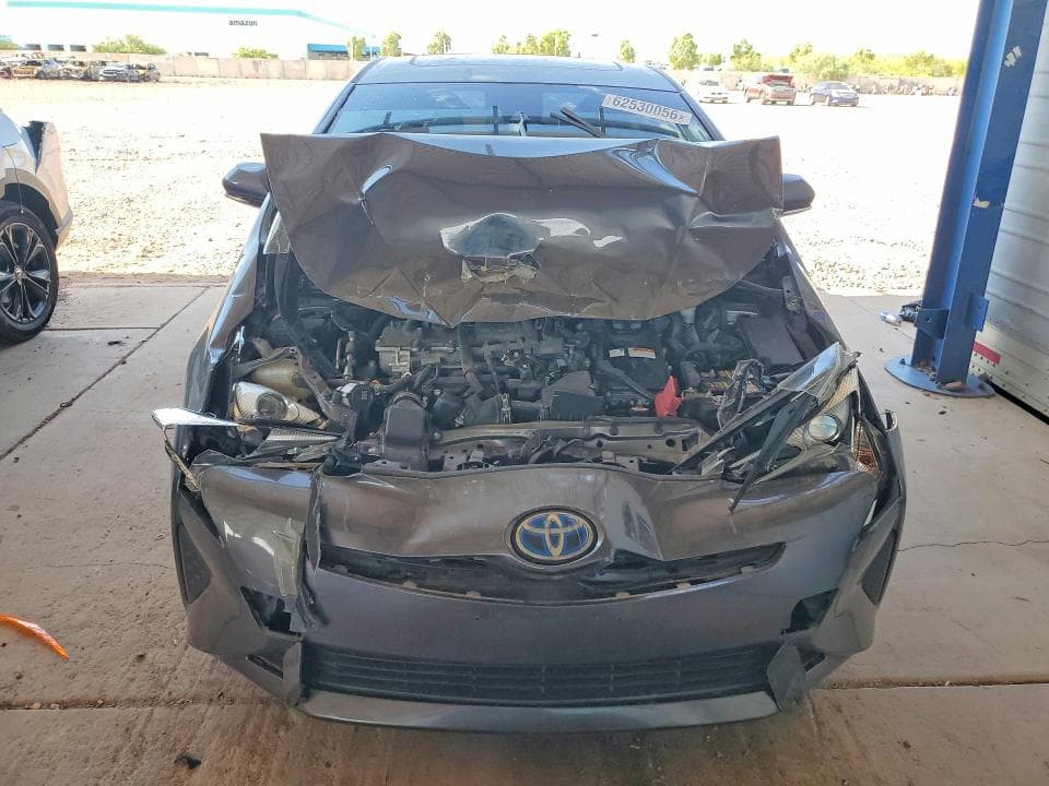 2017 TOYOTA PRIUS FOUR 5