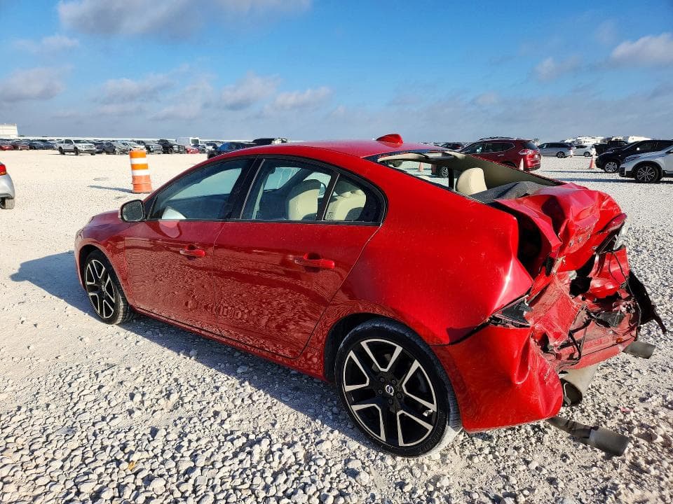 2018 VOLVO S60 DYNAMIC 2
