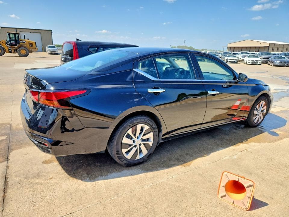 2023 NISSAN ALTIMA S 3