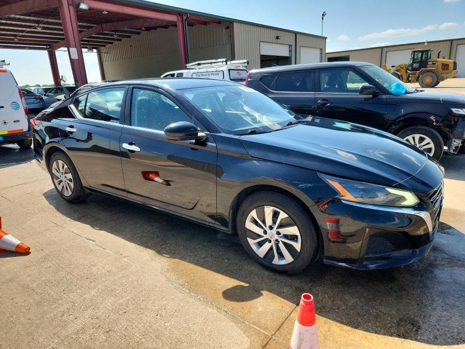 2023 NISSAN ALTIMA S 4