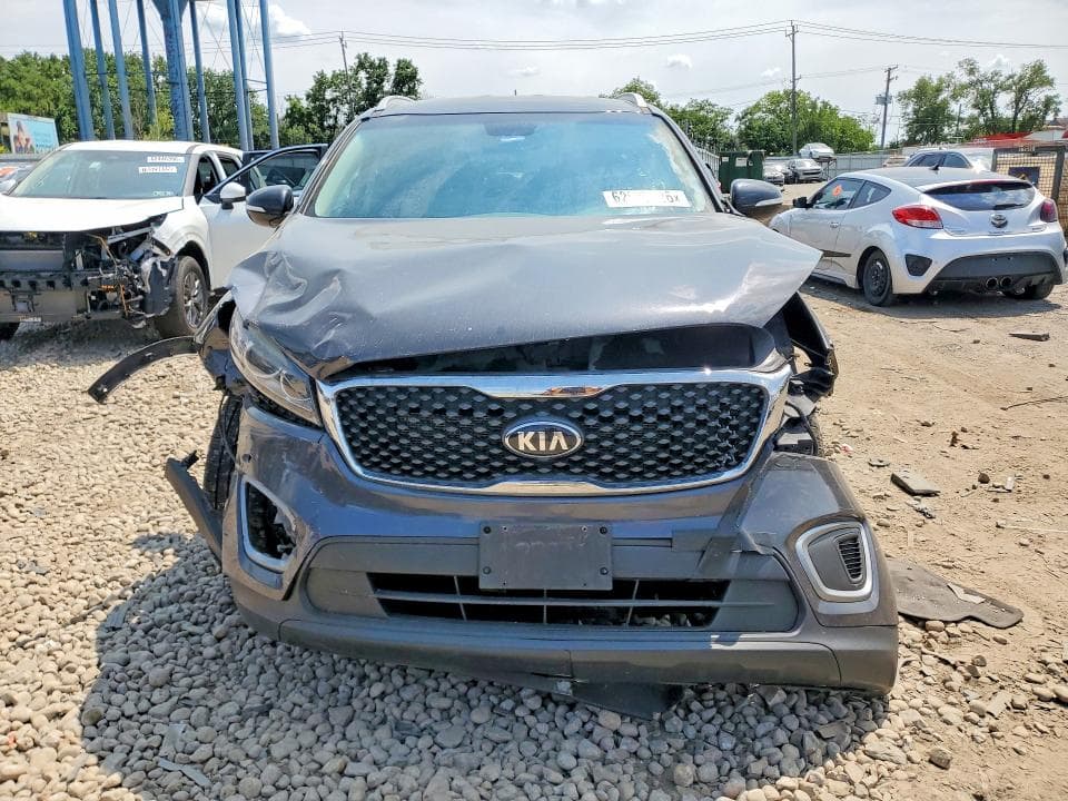 2017 KIA SORENTO LX V6 5