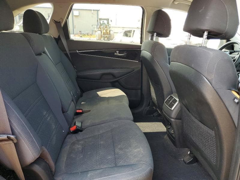2017 KIA SORENTO LX V6 10