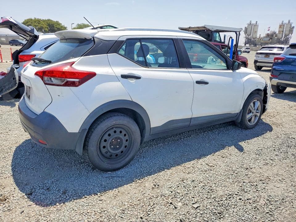 2018 NISSAN KICKS S 3