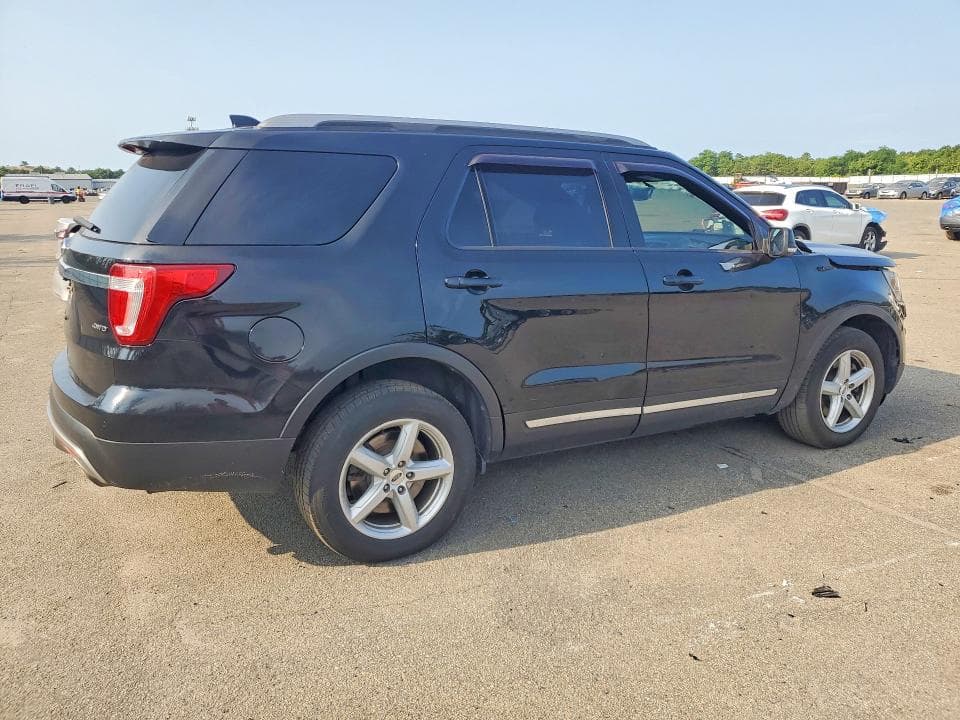 2017 FORD EXPLORER XLT 3