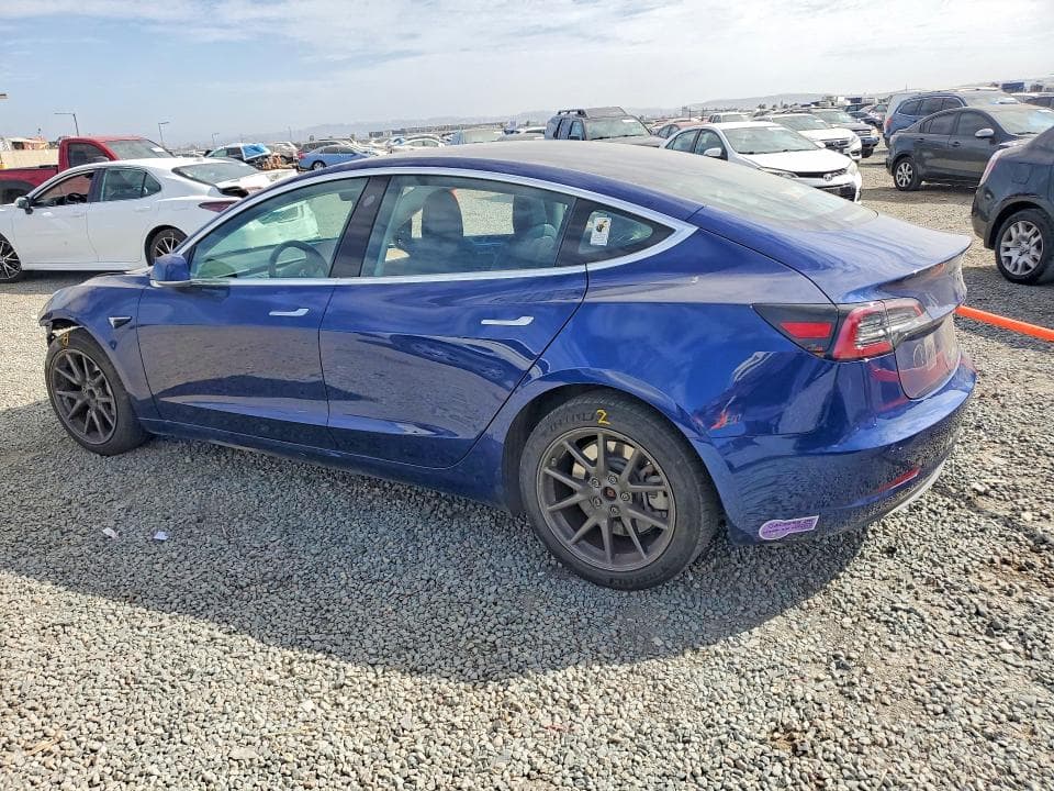 2018 TESLA MODEL 3 2
