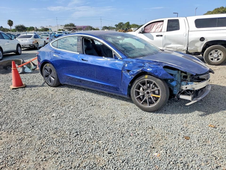 2018 TESLA MODEL 3 4