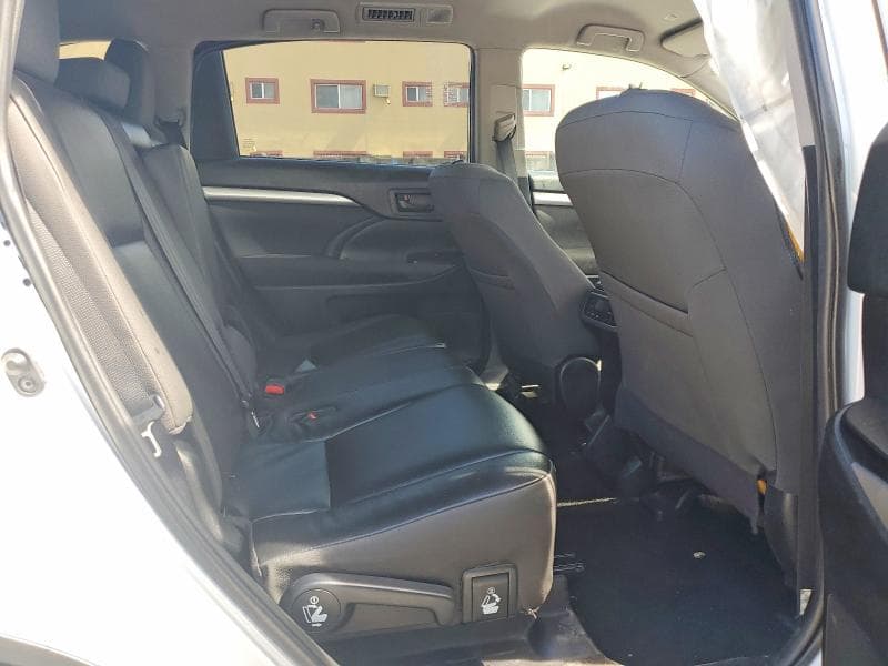 2019 TOYOTA HIGHLANDER LE LE 10