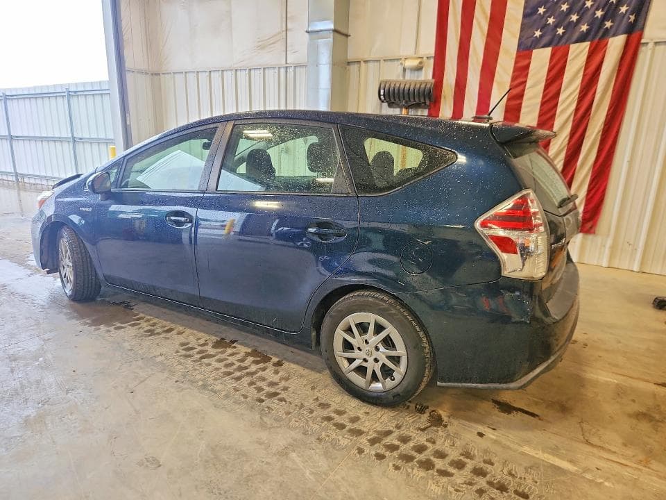 2017 TOYOTA PRIUS V THREE 2