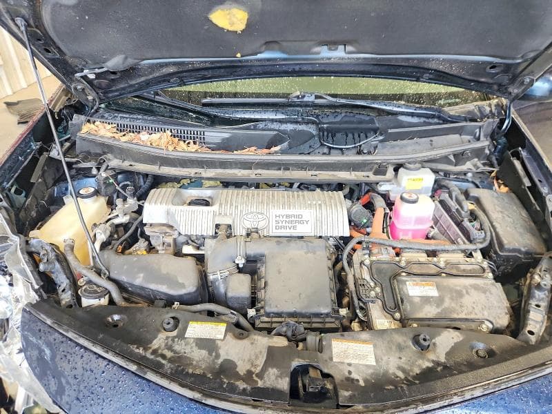 2017 TOYOTA PRIUS V THREE 11