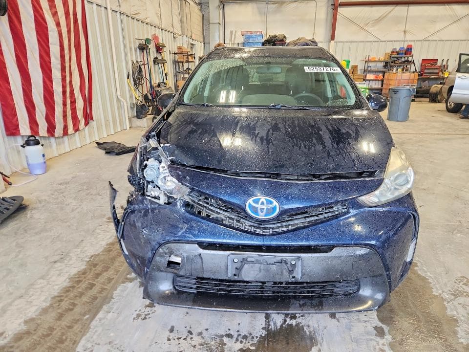 2017 TOYOTA PRIUS V THREE 5