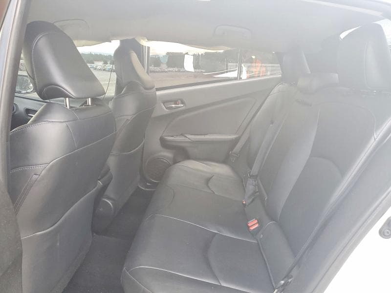 2017 TOYOTA PRIUS THREE TOURING 11