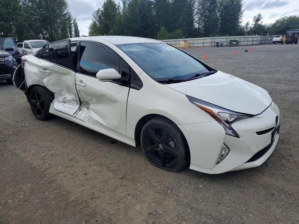 2017 TOYOTA PRIUS THREE TOURING 4