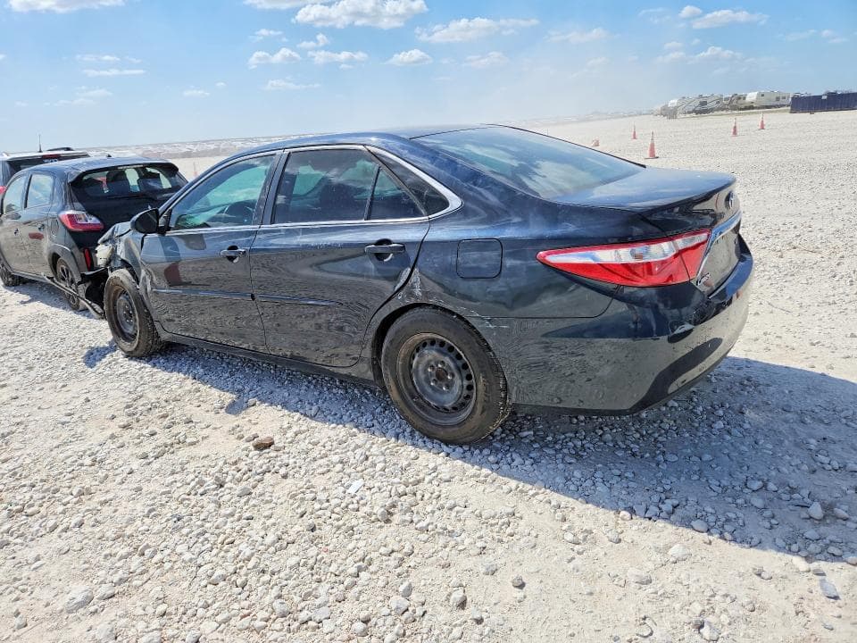 2017 TOYOTA CAMRY LE 2