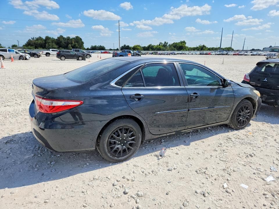 2017 TOYOTA CAMRY LE 3