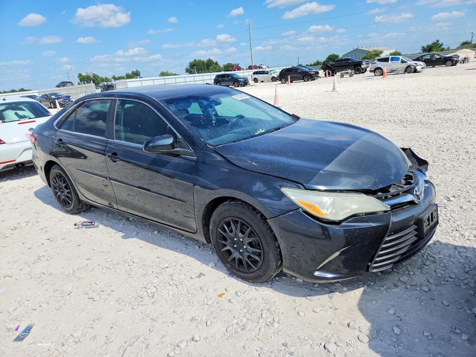 2017 TOYOTA CAMRY LE 4