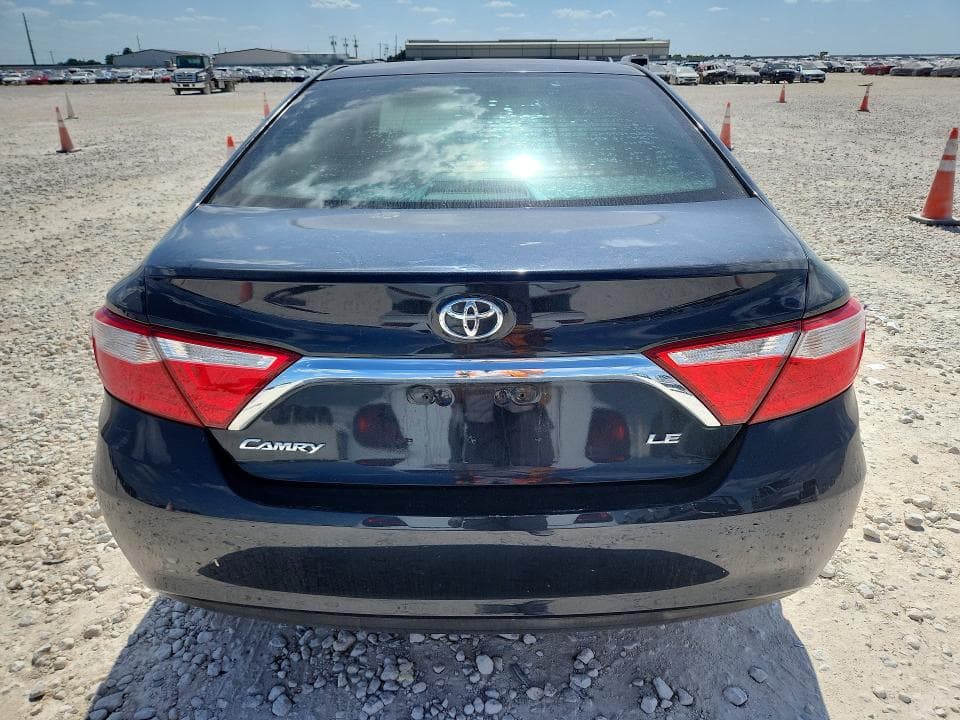 2017 TOYOTA CAMRY LE 6