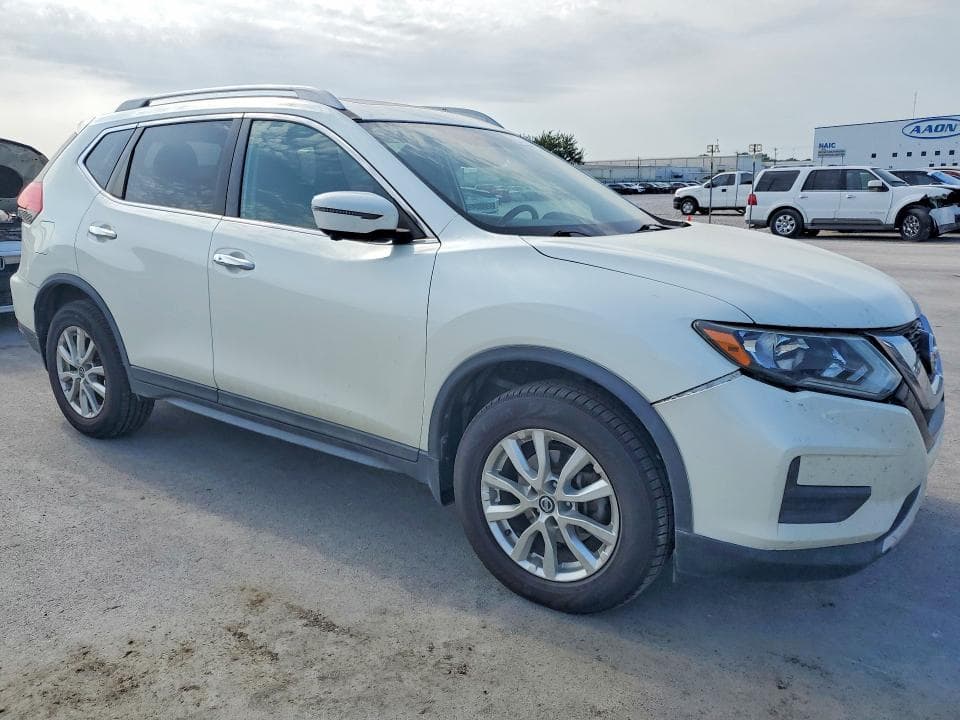 2017 NISSAN ROGUE SV 4