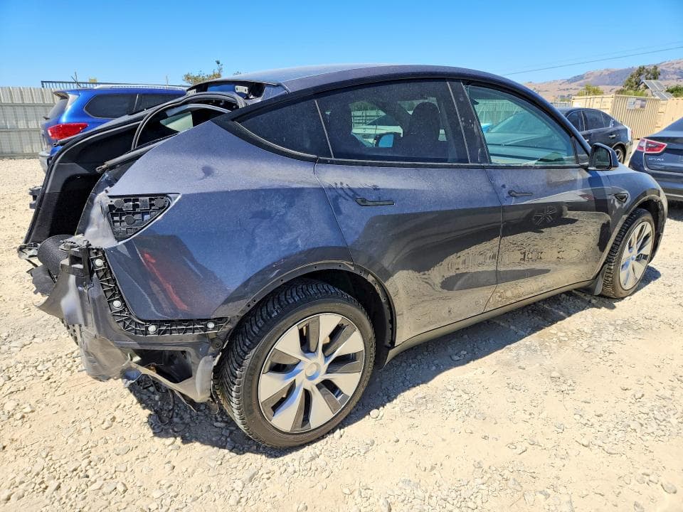 2023 TESLA MODEL Y 3
