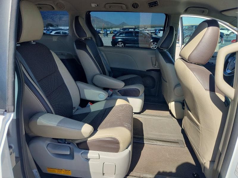 2017 TOYOTA SIENNA L 7-PASSENGER 11