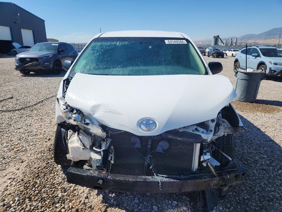 2017 TOYOTA SIENNA L 7-PASSENGER 5