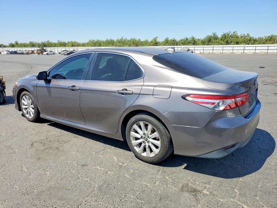 2019 TOYOTA CAMRY LE 2