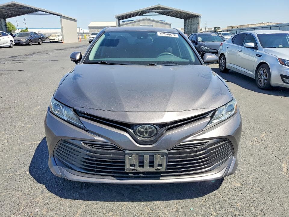 2019 TOYOTA CAMRY LE 5