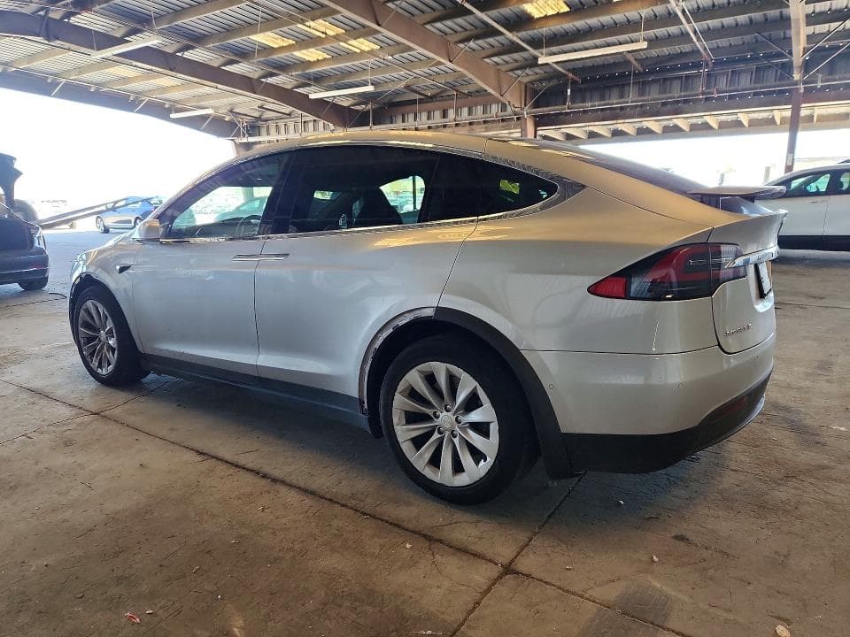 2018 TESLA MODEL X 2
