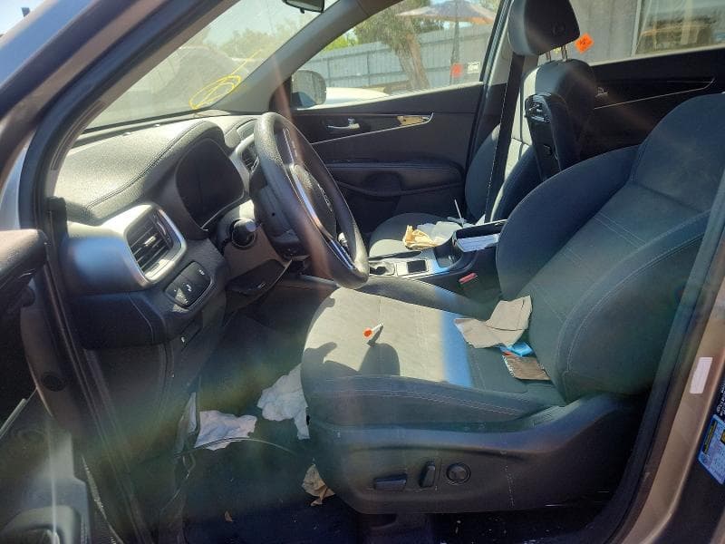 2019 KIA SORENTO LX V6 7