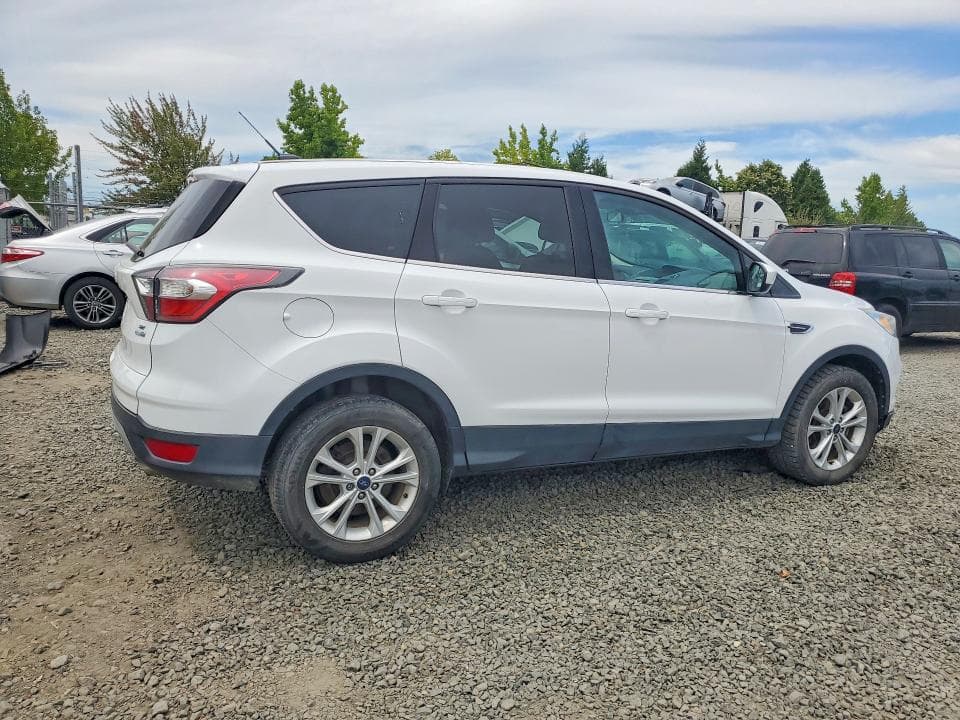 2017 FORD ESCAPE SE 3