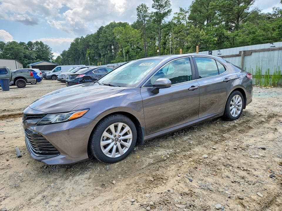 2019 TOYOTA CAMRY LE - 1