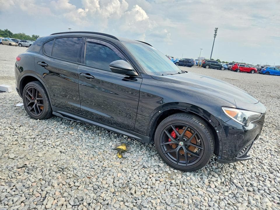 2018 ALFA ROMEO STELVIO TI SPORT 4