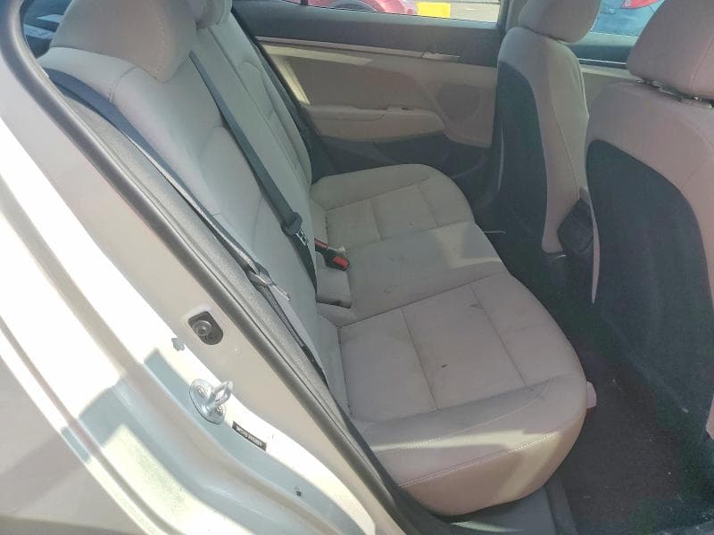 2017 HYUNDAI ELANTRA SE 10