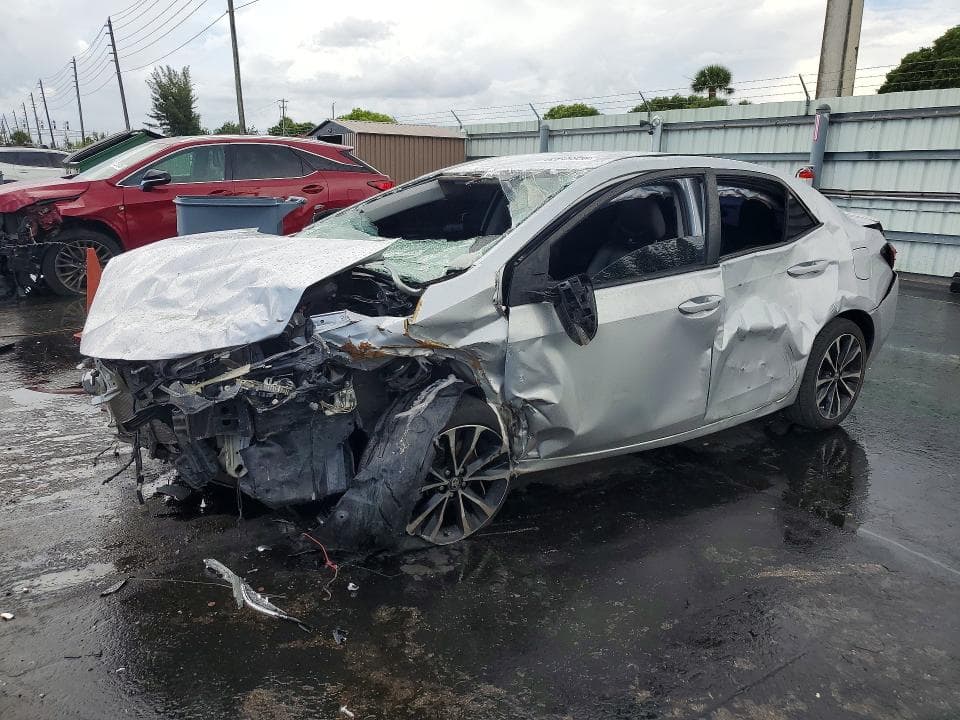 2017 TOYOTA COROLLA SE - 1