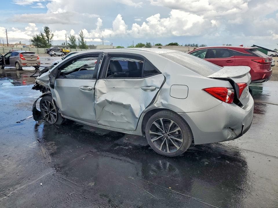2017 TOYOTA COROLLA SE 2