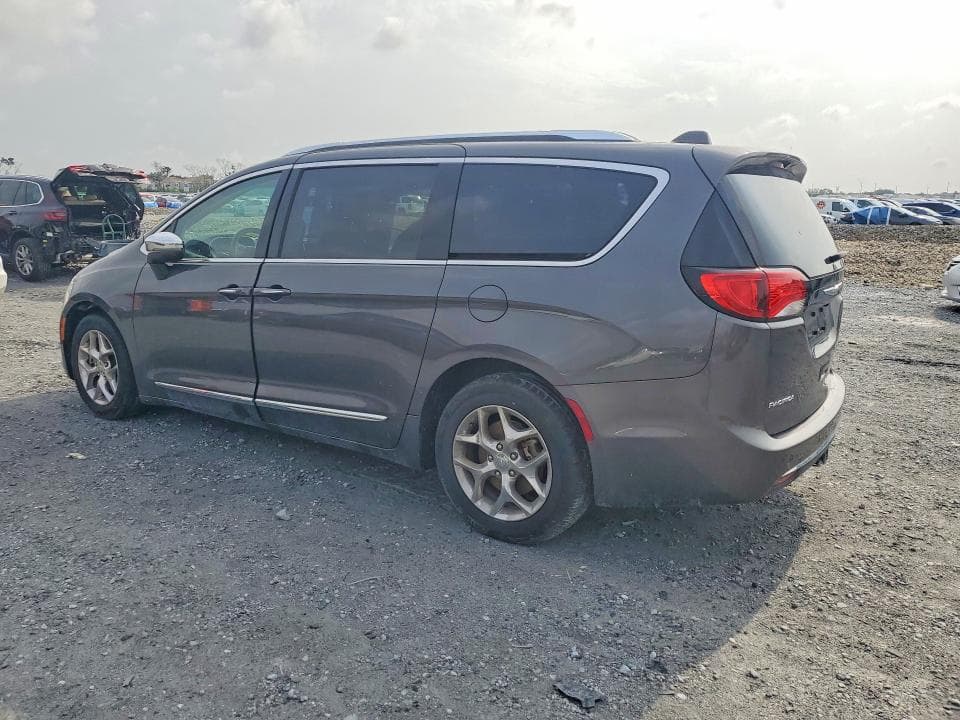 2017 CHRYSLER PACIFICA LIMITED 2