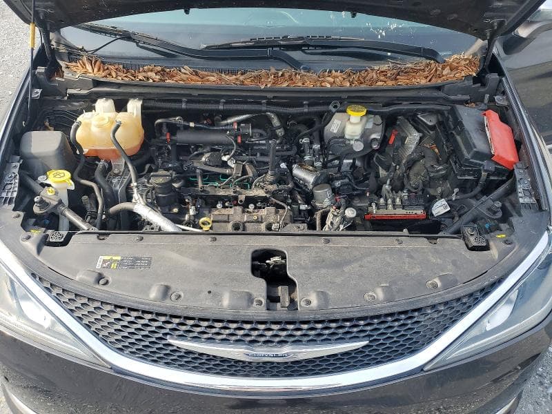 2017 CHRYSLER PACIFICA LIMITED 12